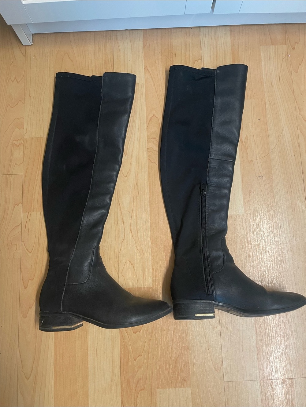 Black Knee-High Riding Boots - Classic Women's Fashion